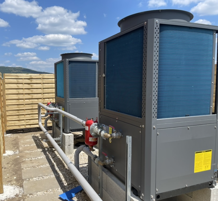 Proyecto de bomba de calor comercial en Hungr&iacute;a | Calefacci&oacute;n de hotel de 200 kW.png